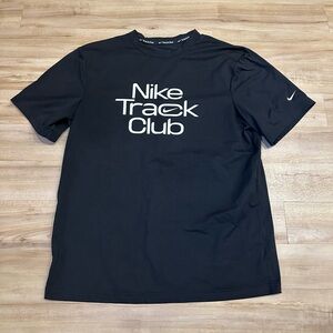 Nike Dri-Fit Nike Track Club Size Medium